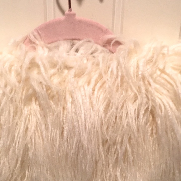 AERO S/P WHITE/IVORY FAUX FUR LONG-SHEARLING VEST. Finished Pink Lining - Picture 10 of 16